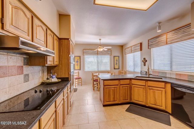 836 E Camino Diestro, Oro Valley, AZ 85704