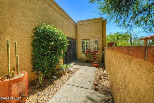 836 E Camino Diestro, Oro Valley, AZ 85704