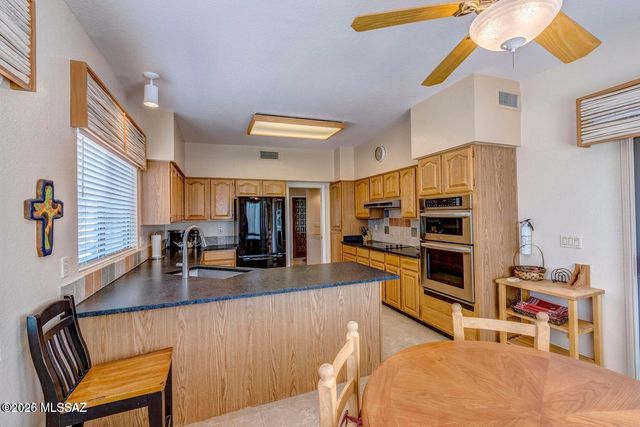 836 E Camino Diestro, Oro Valley, AZ 85704