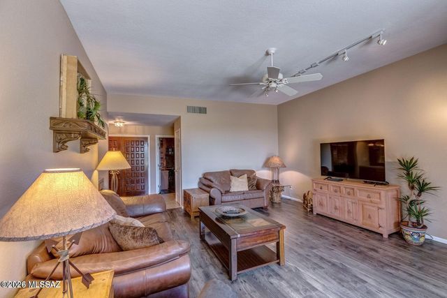 836 E Camino Diestro, Oro Valley, AZ 85704