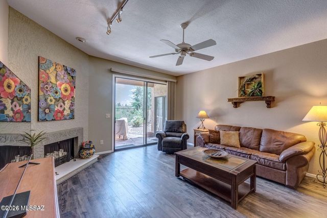 836 E Camino Diestro, Oro Valley, AZ 85704