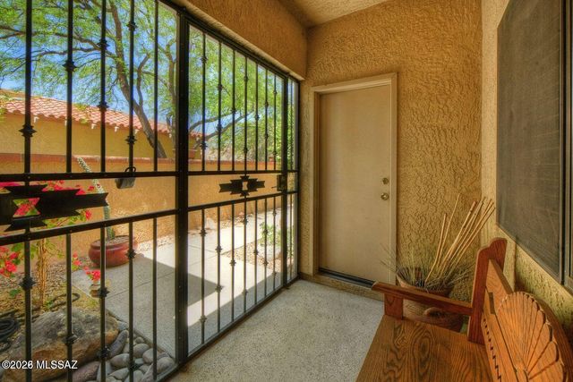 836 E Camino Diestro, Oro Valley, AZ 85704