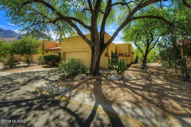 836 E Camino Diestro, Oro Valley, AZ 85704