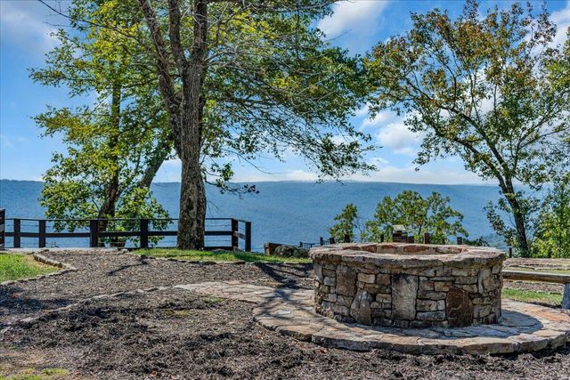 209 Moonshine Drive, Jasper, TN 37347