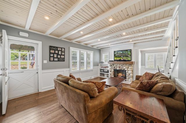 837 Van Slyke DRIVE, Fontana, WI 53125