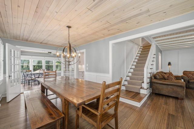 837 Van Slyke DRIVE, Fontana, WI 53125
