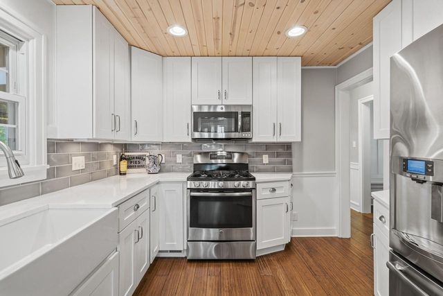 837 Van Slyke DRIVE, Fontana, WI 53125