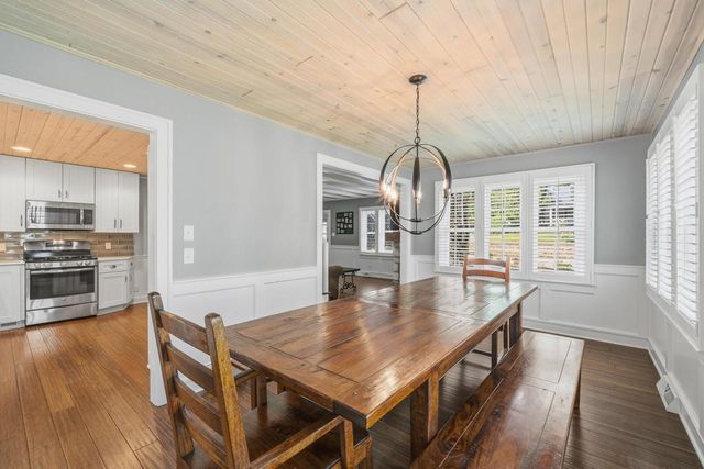 837 Van Slyke DRIVE, Fontana, WI 53125