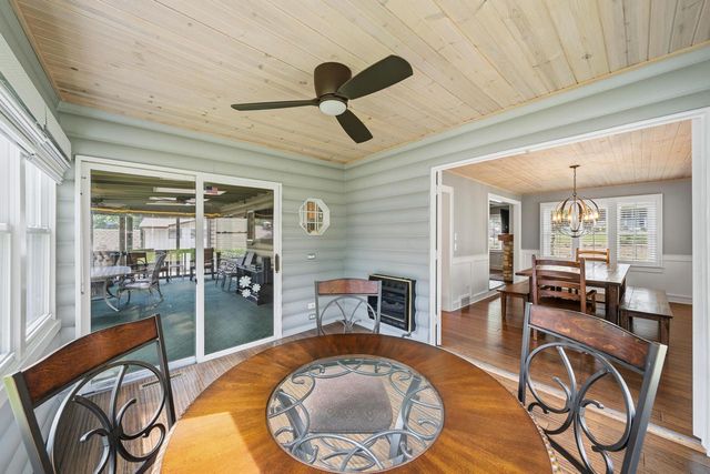 837 Van Slyke DRIVE, Fontana, WI 53125