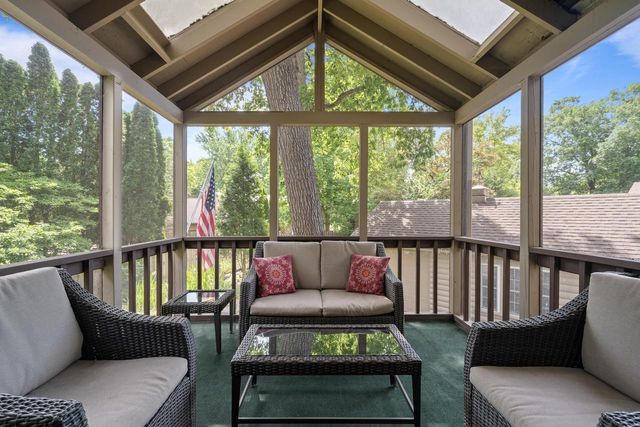837 Van Slyke DRIVE, Fontana, WI 53125