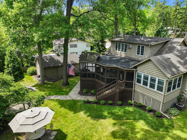837 Van Slyke DRIVE, Fontana, WI 53125
