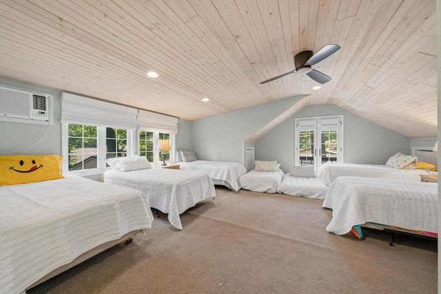 837 Van Slyke DRIVE, Fontana, WI 53125