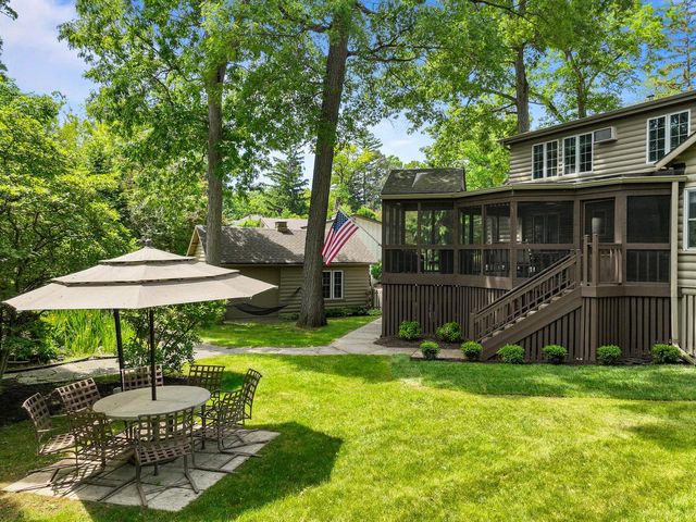 837 Van Slyke DRIVE, Fontana, WI 53125