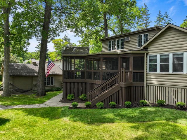 837 Van Slyke DRIVE, Fontana, WI 53125