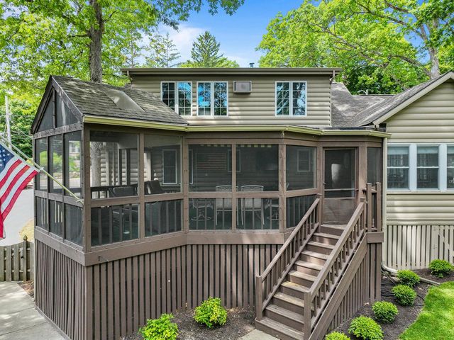 837 Van Slyke DRIVE, Fontana, WI 53125
