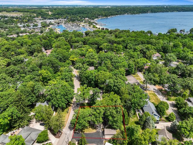 837 Van Slyke DRIVE, Fontana, WI 53125