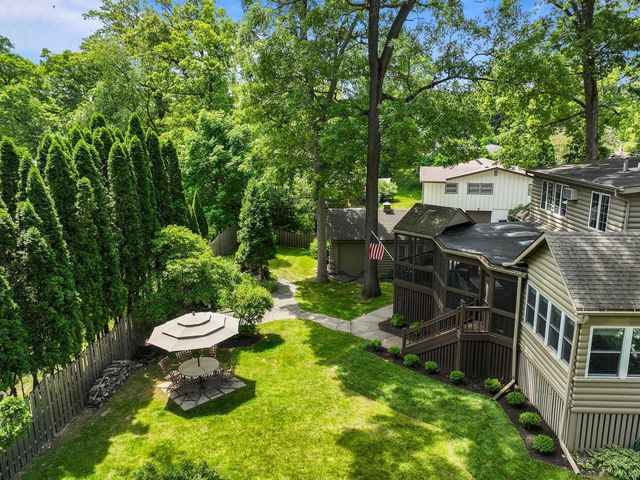 837 Van Slyke DRIVE, Fontana, WI 53125