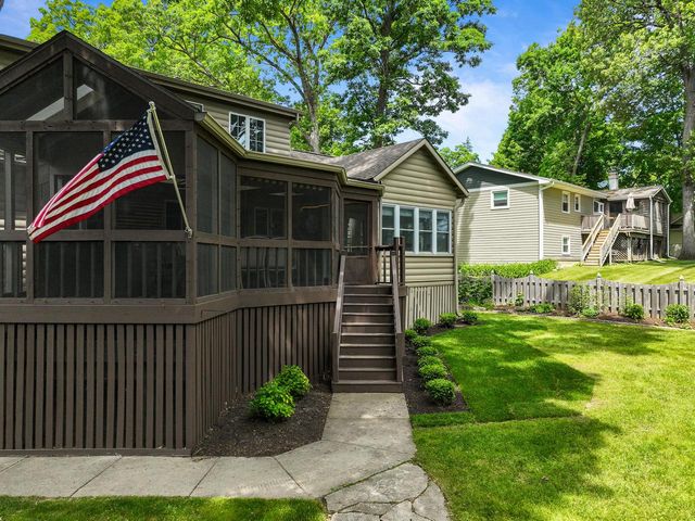 837 Van Slyke DRIVE, Fontana, WI 53125