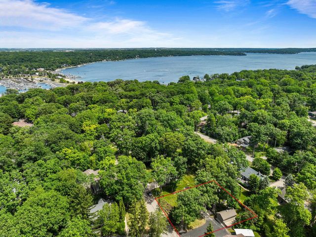 837 Van Slyke DRIVE, Fontana, WI 53125