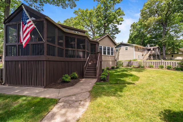 837 Van Slyke DRIVE, Fontana, WI 53125
