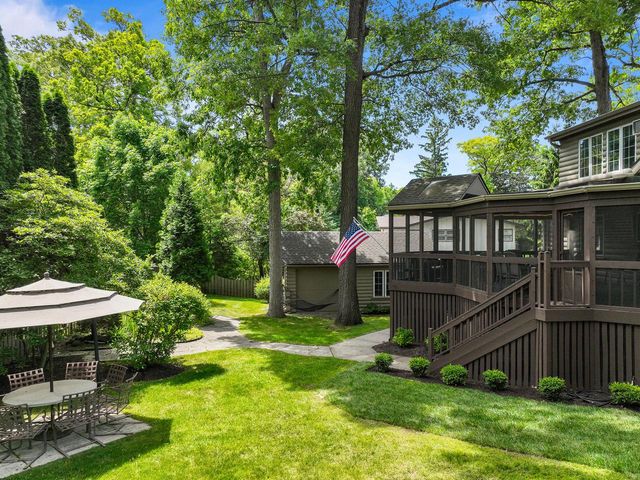 837 Van Slyke DRIVE, Fontana, WI 53125