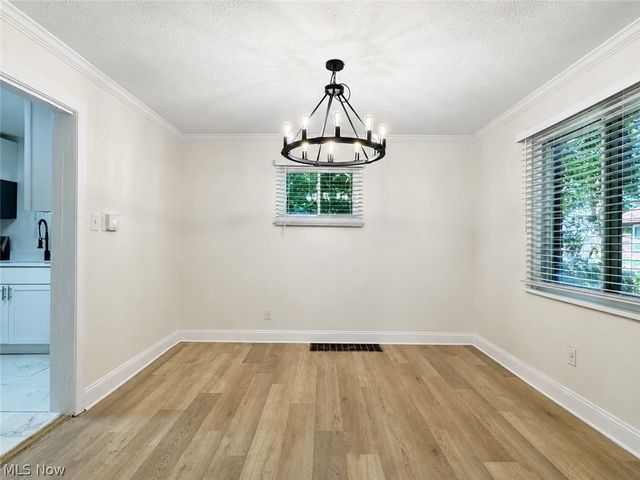 1352 Diagonal Road, Akron, OH 44320