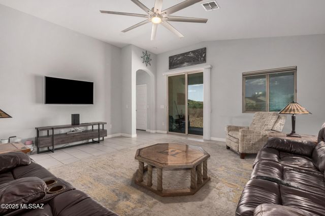 276 W Charles L Mckay Street, Vail, AZ 85641