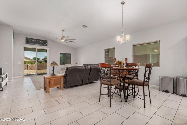 276 W Charles L Mckay Street, Vail, AZ 85641