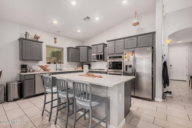 276 W Charles L Mckay Street, Vail, AZ 85641