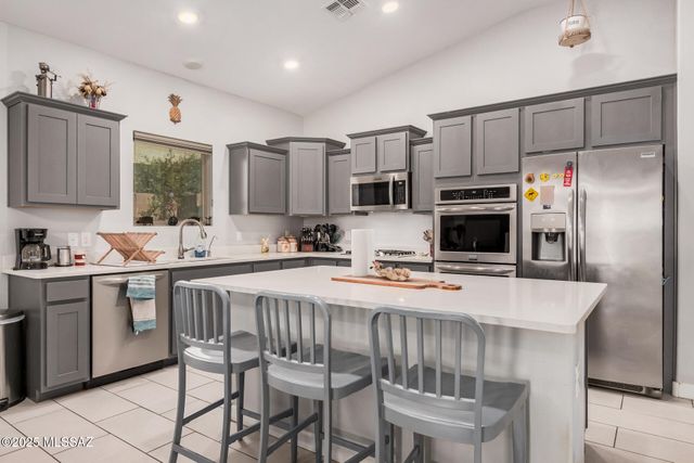 276 W Charles L Mckay Street, Vail, AZ 85641
