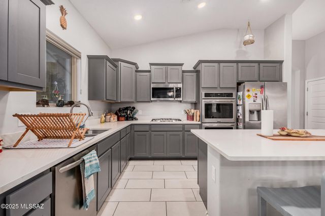 276 W Charles L Mckay Street, Vail, AZ 85641