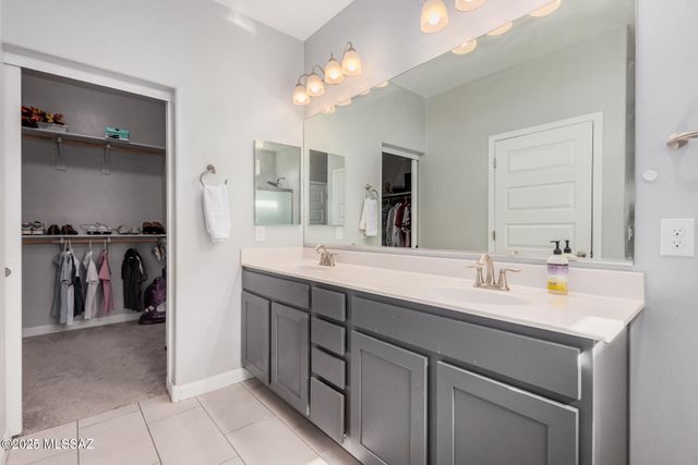 276 W Charles L Mckay Street, Vail, AZ 85641