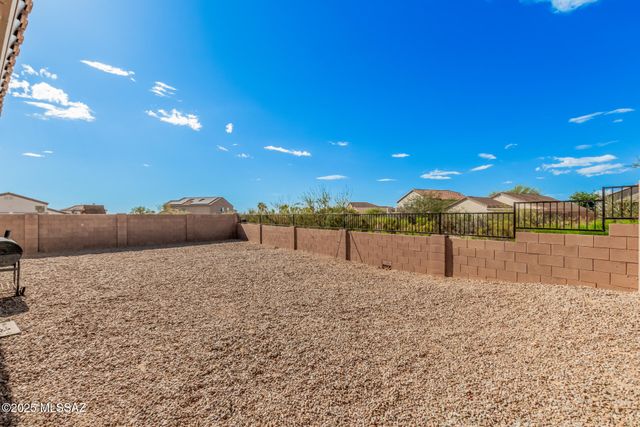 276 W Charles L Mckay Street, Vail, AZ 85641