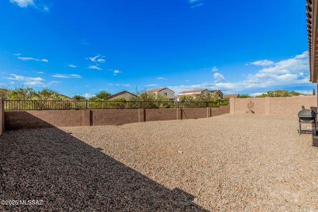 276 W Charles L Mckay Street, Vail, AZ 85641