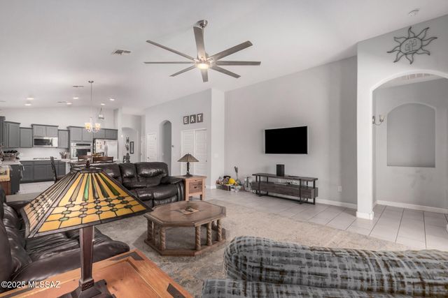 276 W Charles L Mckay Street, Vail, AZ 85641