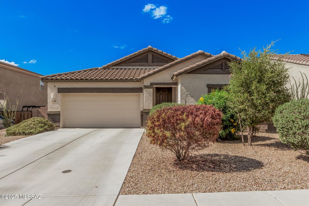 276 W Charles L Mckay Street, Vail, AZ 85641