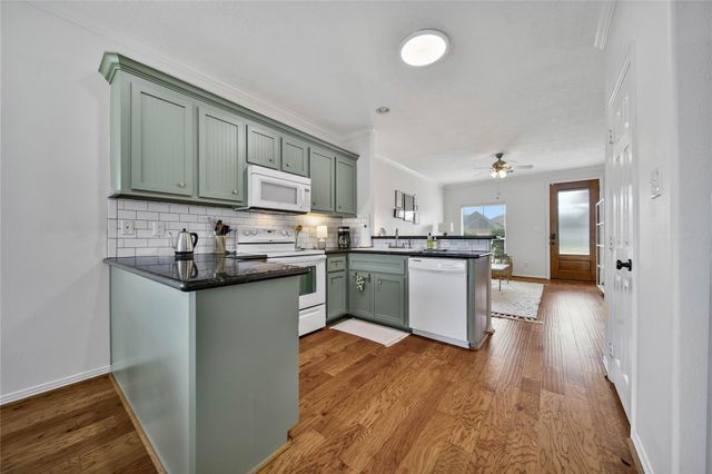 12718 Pine Woods Street, Tomball, TX 77375