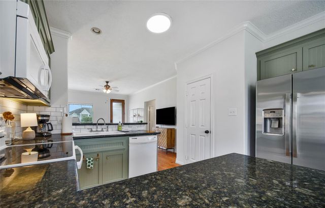 12718 Pine Woods Street, Tomball, TX 77375