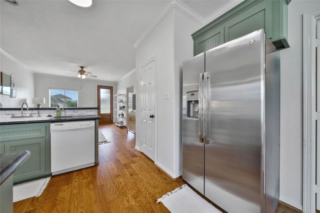 12718 Pine Woods Street, Tomball, TX 77375