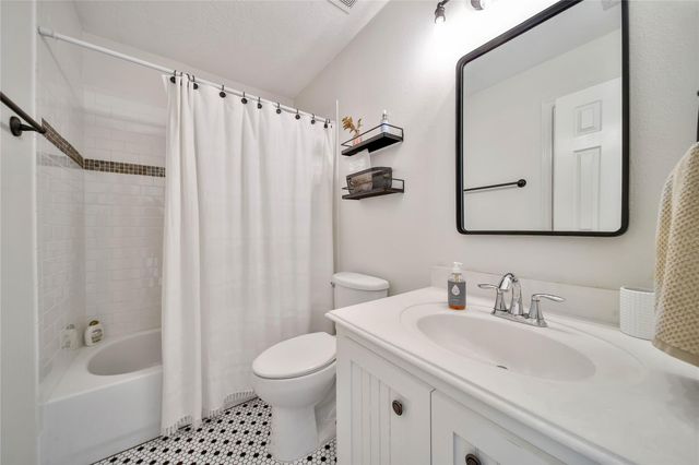 12718 Pine Woods Street, Tomball, TX 77375