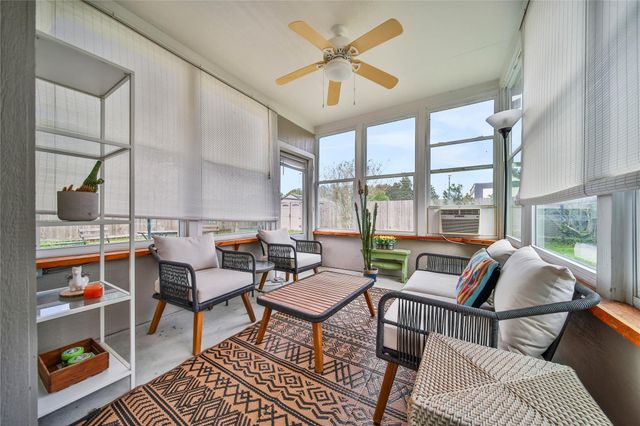 12718 Pine Woods Street, Tomball, TX 77375