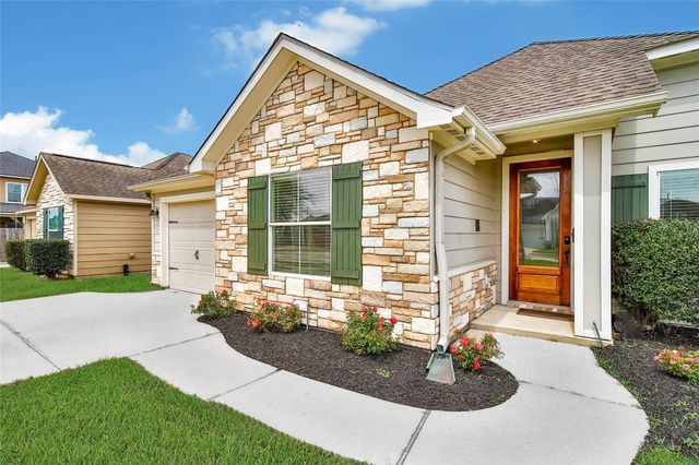 12718 Pine Woods Street, Tomball, TX 77375
