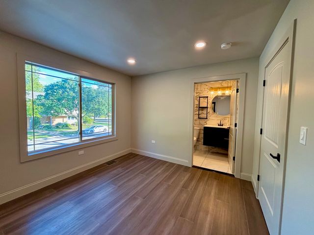 9100 Kenton Avenue, Skokie, IL 60076