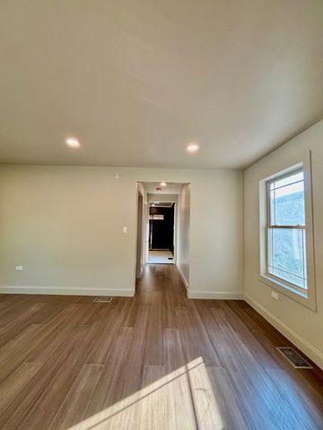 9100 Kenton Avenue, Skokie, IL 60076