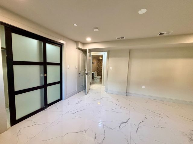 9100 Kenton Avenue, Skokie, IL 60076