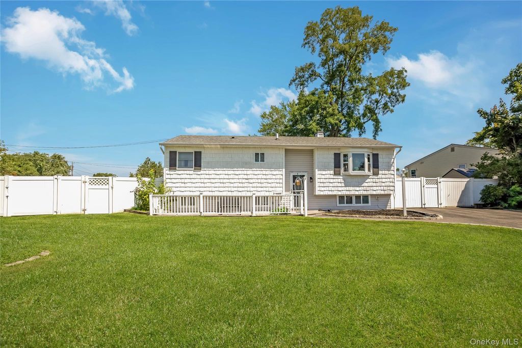 2401 Wave Avenue, Medford, NY 11763 — exterior