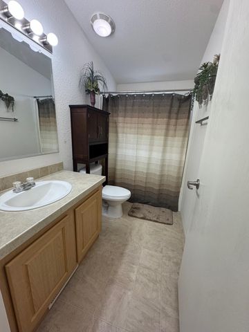 20350 Hole In 1 Drive, 11, Redding, CA 96002