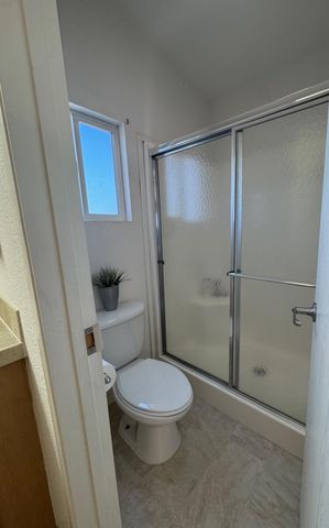 20350 Hole In 1 Drive, 11, Redding, CA 96002