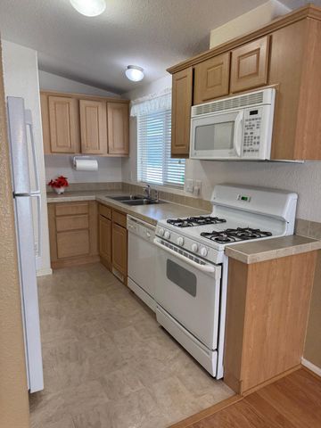 20350 Hole In 1 Drive, 11, Redding, CA 96002