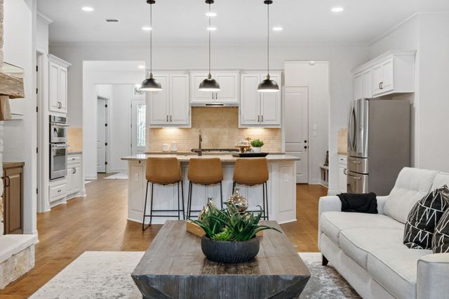 377 Bristlecone DR, Driftwood, TX 78619